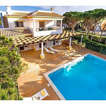 Otel Large With Swimming Pool Within Walking Distance To The