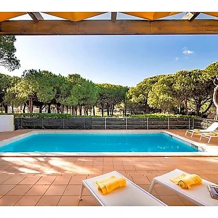 Large With Swimming Pool Within Walking Distance To The 3* Castro Marim