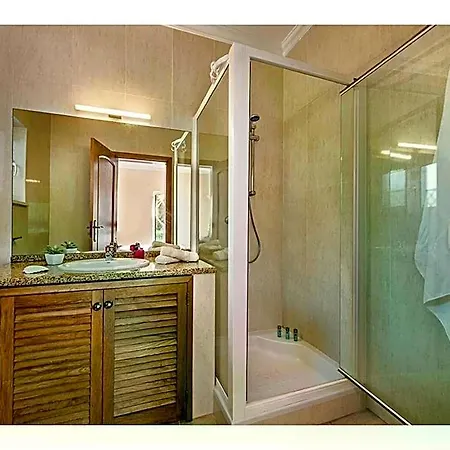 Large With Swimming Pool Within Walking Distance To The Castro Marim