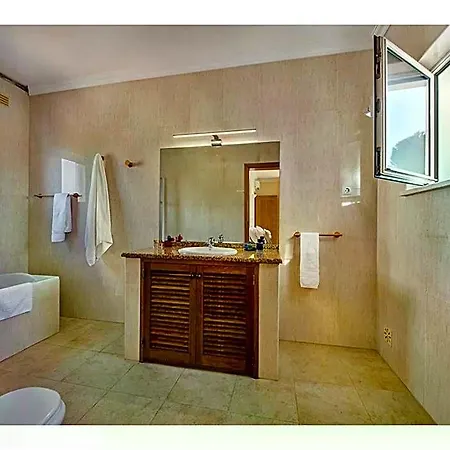 Large With Swimming Pool Within Walking Distance To The Castro Marim