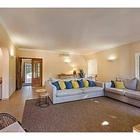 Large With Swimming Pool Within Walking Distance To The Otel Castro Marim