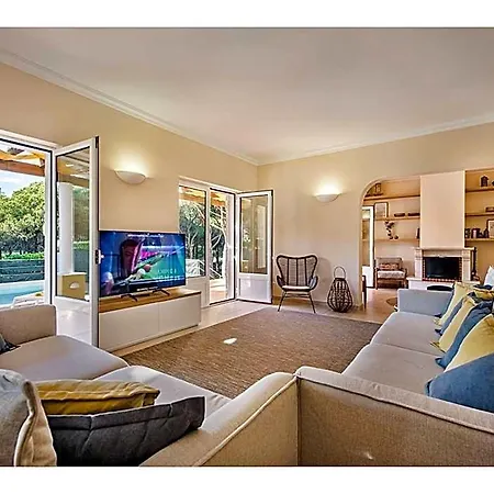 酒店 Large With Swimming Pool Within Walking Distance To The 3*