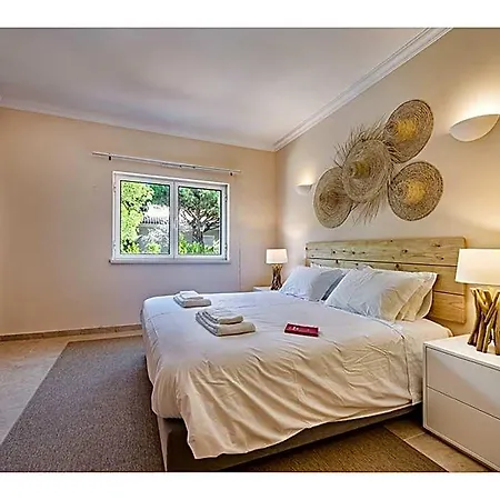 Large With Swimming Pool Within Walking Distance To The 酒店 马林堡